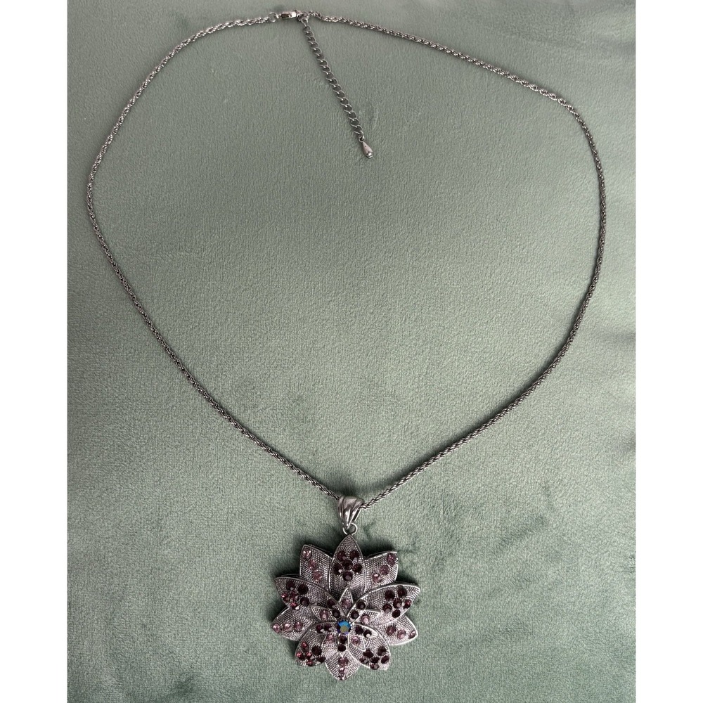 Purple Crystal Flower Starburst Silver Tone Necklace 24"-27" Chain P069